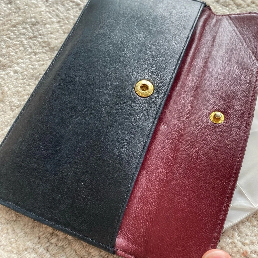 Vintage CHANEL Black Quilted Wallet with Gold Logo - Picture 12 of 16